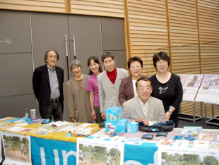 佐藤監督(左端)とボランティァのみなさん（盛岡会場）